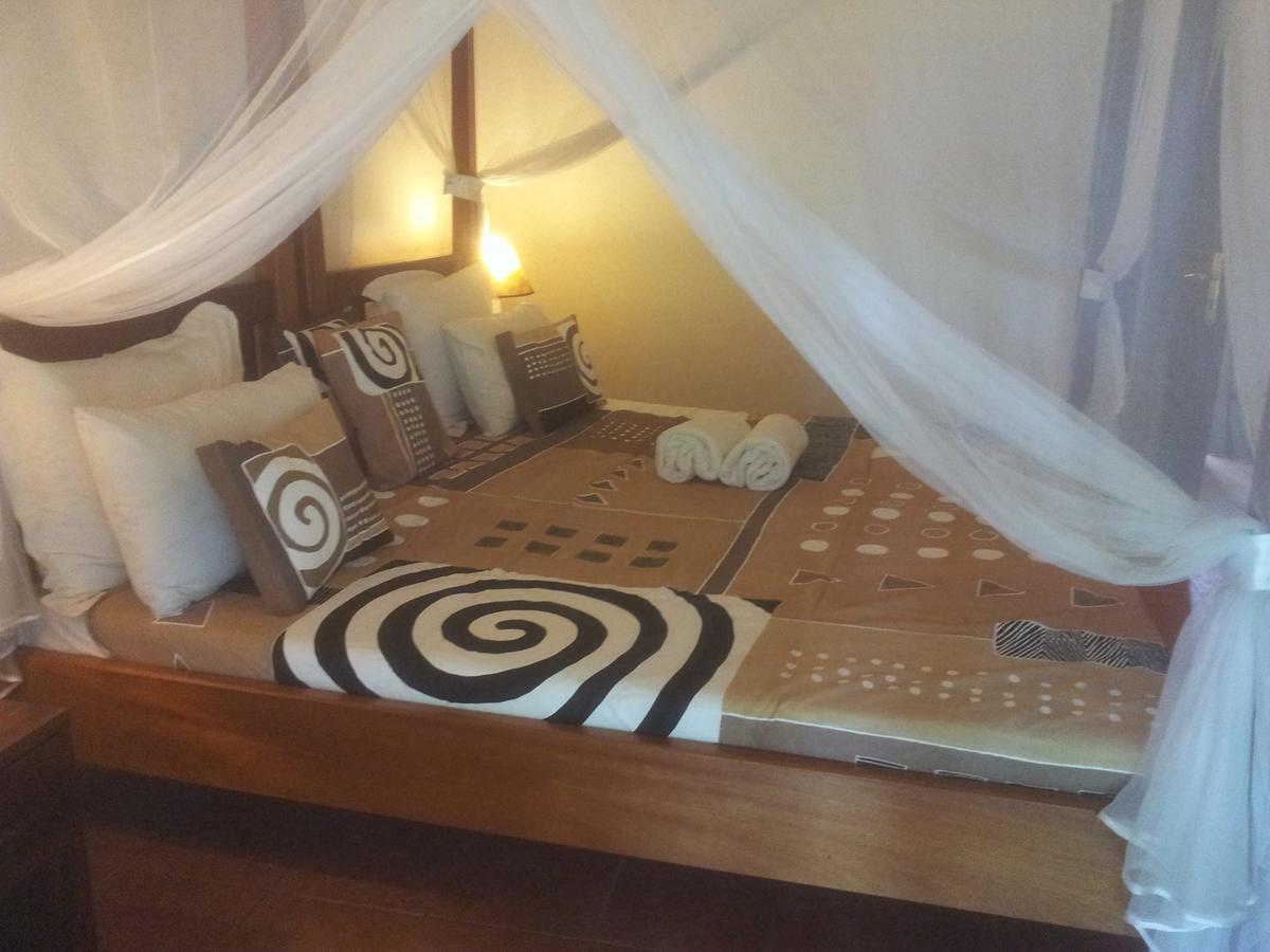 Airport Guesthouse Entebbe Exterior foto